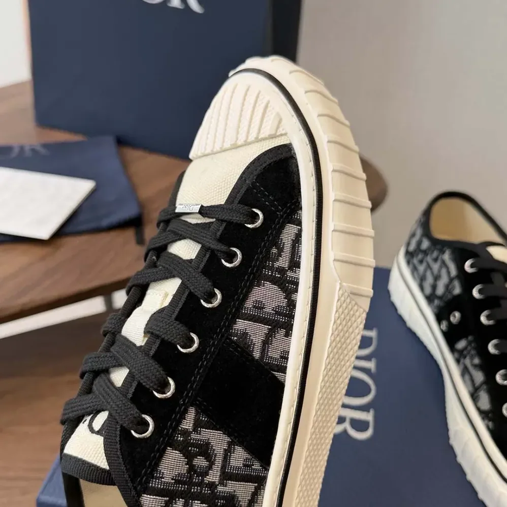 Dior Hooper Low-Top Sneaker Beige and Blue Dior Oblique Jacquard and Black Suede Calfskin for Unisex Dior Hooper Low-Top Sneaker Beige and Blue Dior Oblique Jacquard and Black Suede Calfskin for Unisex