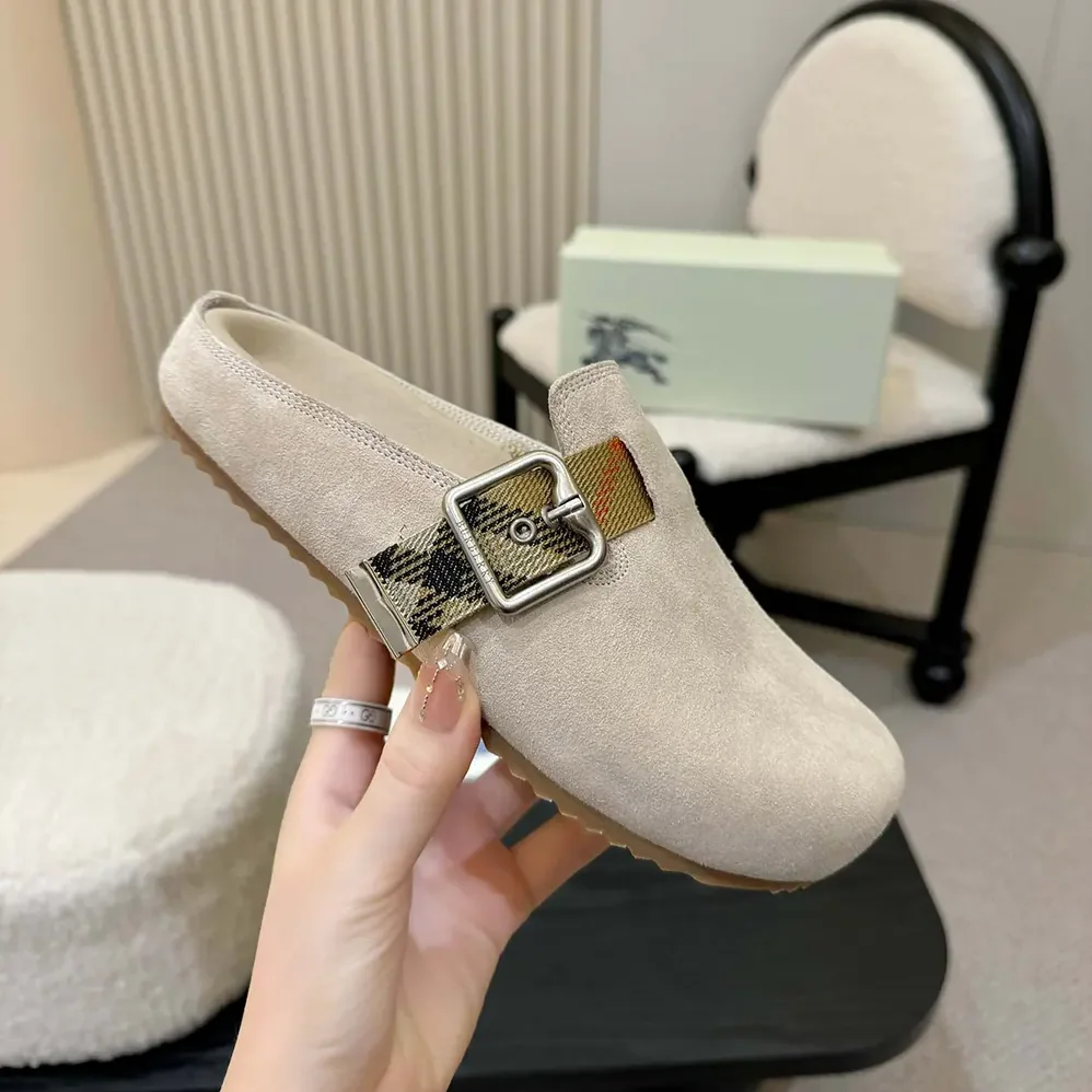 Burberry Suede Urchin Clogs for Unisex in Bake Beige Burberry Suede Urchin Clogs for Unisex in Bake Beige