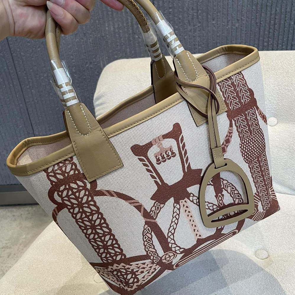 Hermes Steeple 25 Ecru Tote Bag for Unisex in Brown Hermes Steeple 25 Ecru Tote Bag for Unisex in Brown