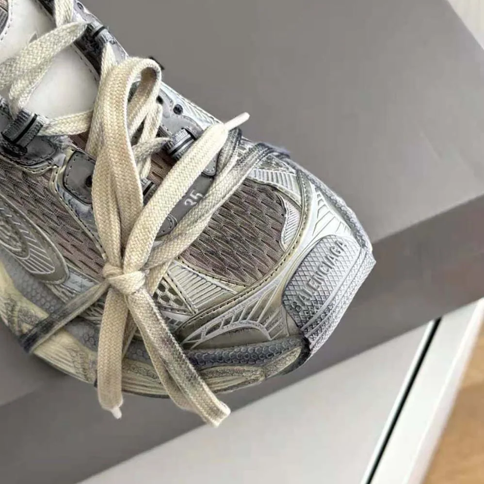 Balenciaga 3XL Sneaker in off White Mesh and Polyurethane for Unisex Balenciaga 3XL Sneaker in off White Mesh and Polyurethane for Unisex