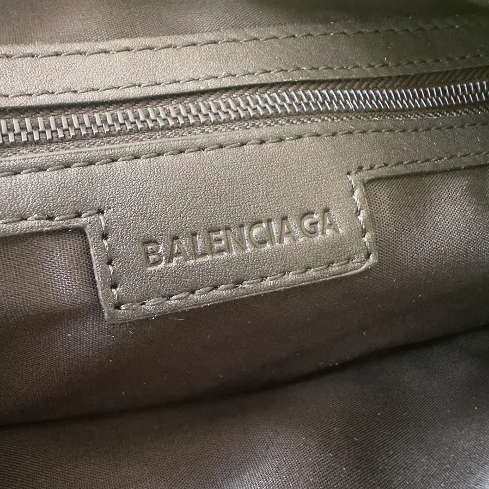 Balenciaga Rodeo Handbag Medium In Khaki Waxed Suede Calfskin And Smooth Calfskin for Women Balenciaga Rodeo Handbag Medium In Khaki Waxed Suede Calfskin And Smooth Calfskin for Women