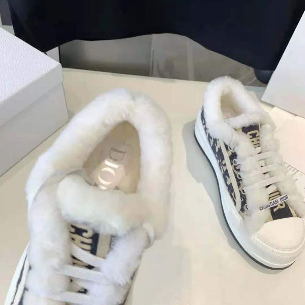 Dior Walk'n'dior Platform Sneaker Deep Blue Dior Oblique Embroidered Cotton and White Shearling for Women Dior Walk'n'dior Platform Sneaker Deep Blue Dior Oblique Embroidered Cotton and White Shearling for Women