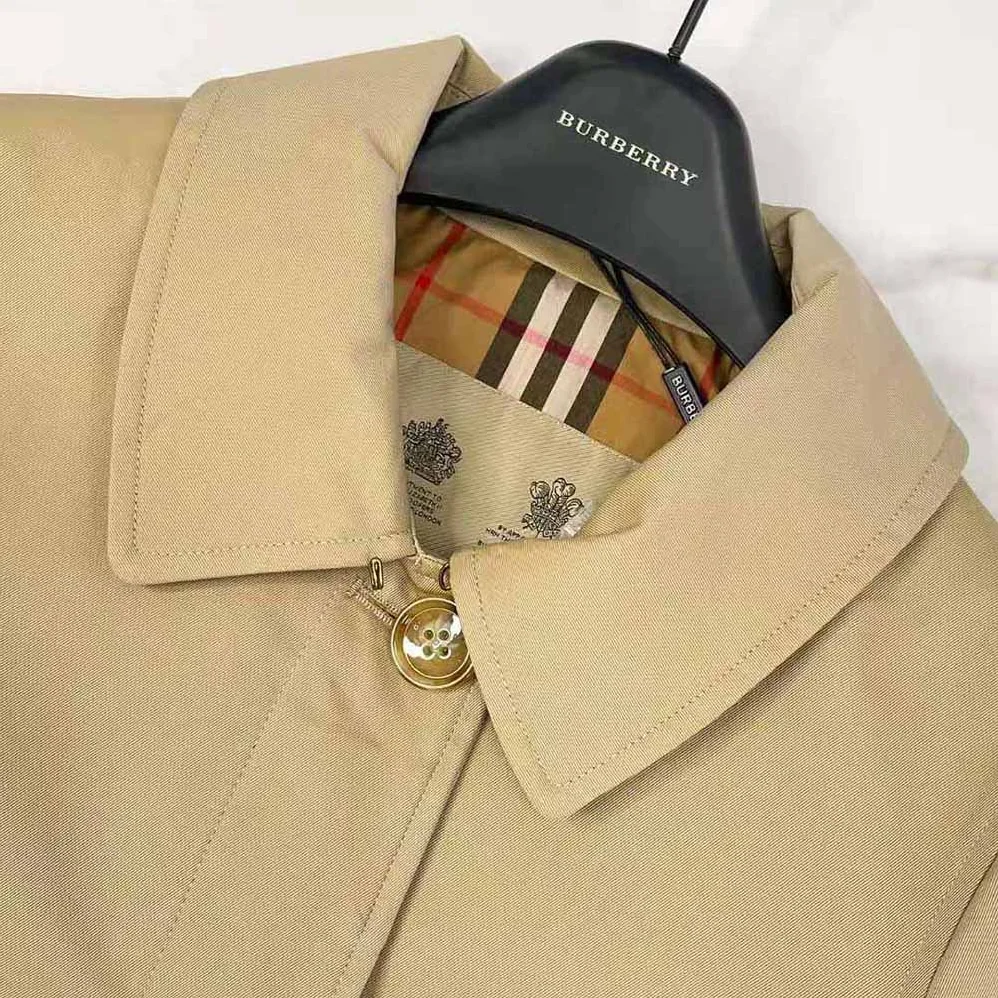 Burberry The Pimlico Heritage Car Coat for Women in Beige Burberry The Pimlico Heritage Car Coat for Women in Beige