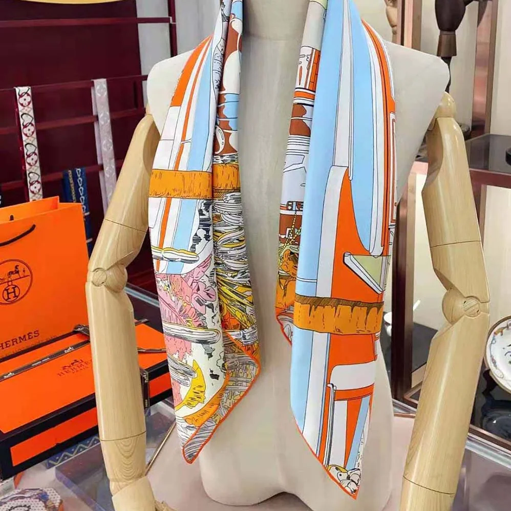 Hermes Rendez-Vous Galant Scarf 70 in Silk Twill with Hand-Rolled Edges for Women in Blue Hermes Rendez-Vous Galant Scarf 70 in Silk Twill with Hand-Rolled Edges for Women in Blue