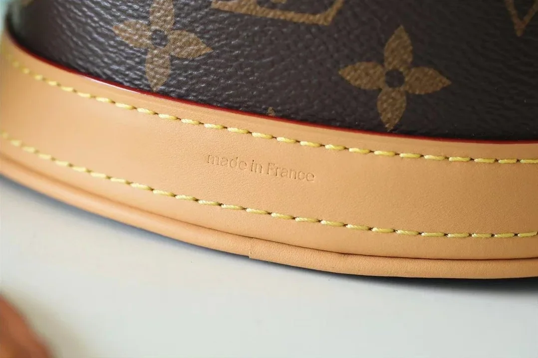 Louis Vuitton Nano Bucket Bag Monogram Canvas Brown Brown / Louis Vuitton Nano Bucket Bag Monogram Canvas Brown Brown /