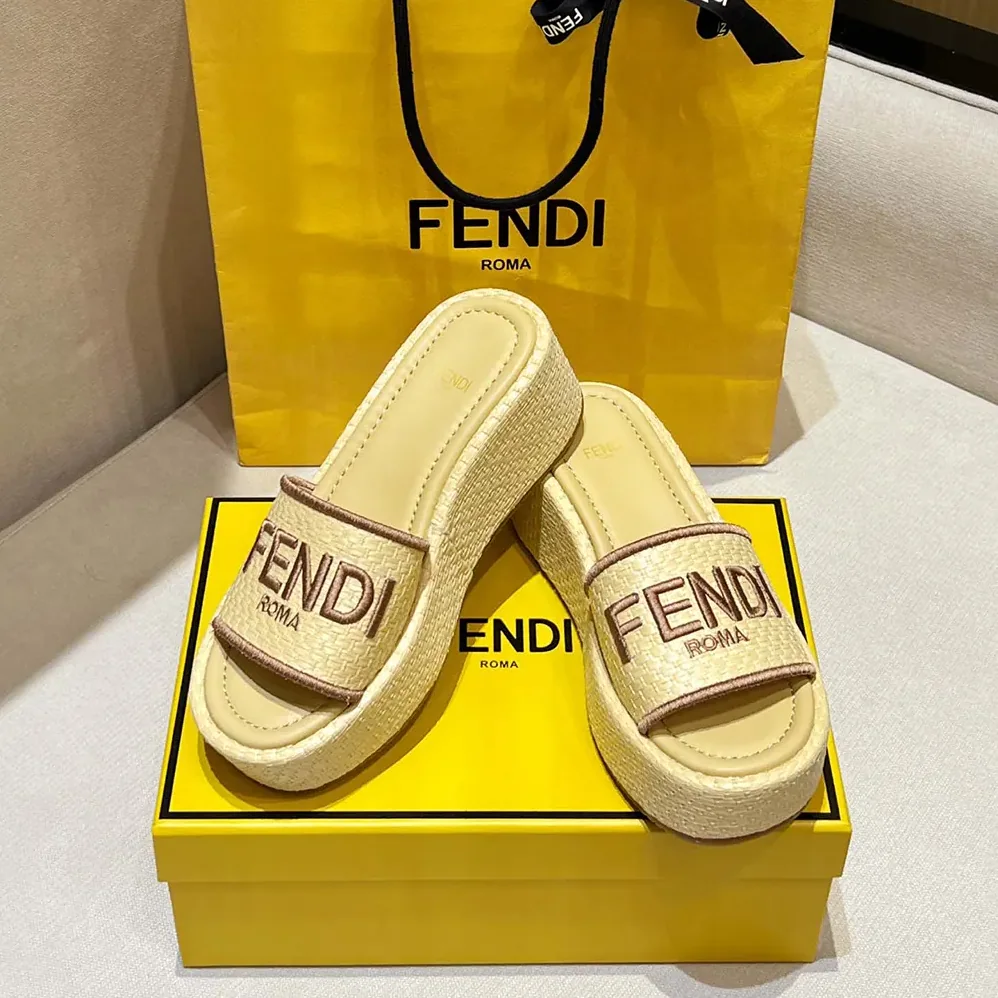 Fendi Fendi Sunshine Beige Raffia Flatform Slides for Women
