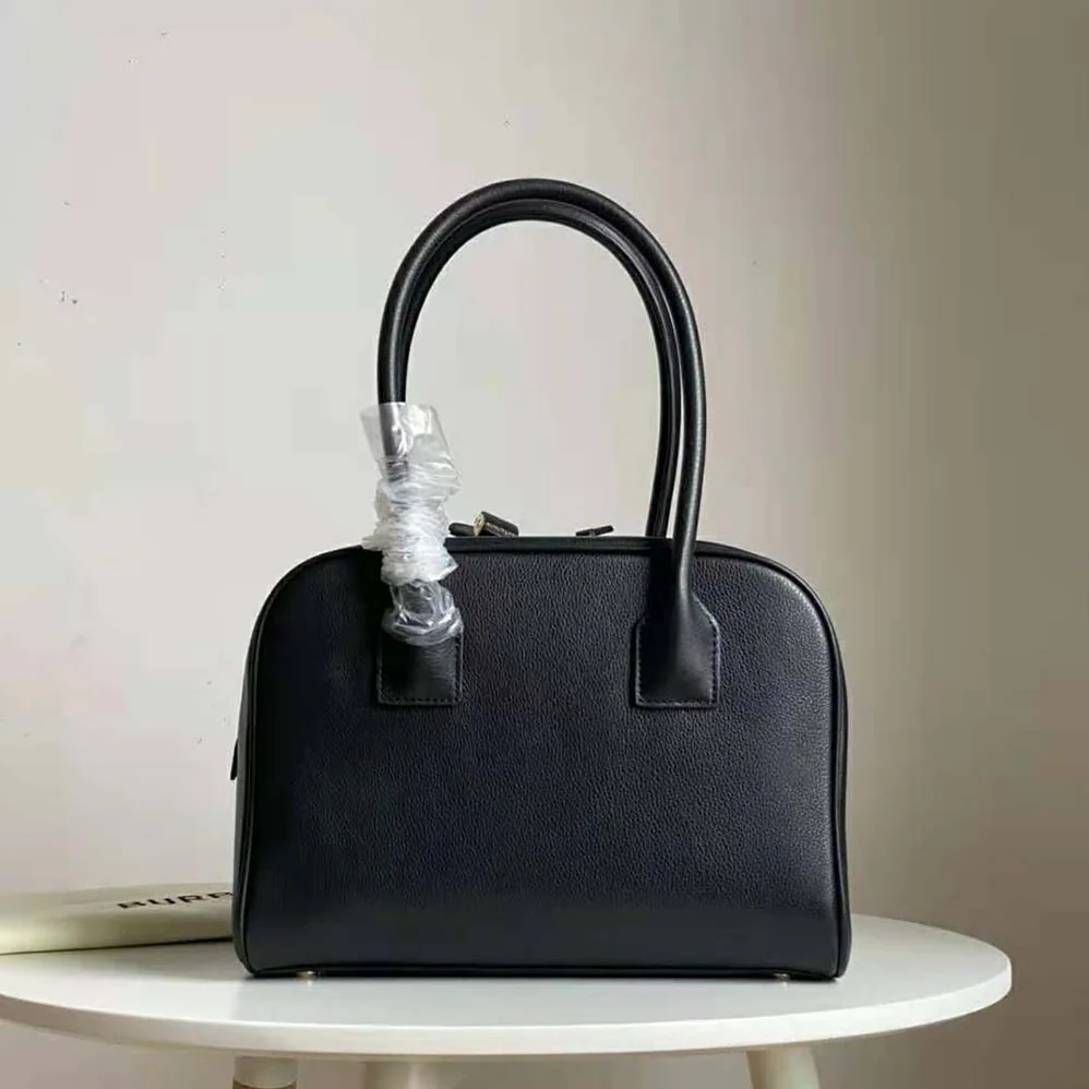 Burberry Medium Leather Half Cube Bag for Women in Black Burberry Medium Leather Half Cube Bag for Women in Black