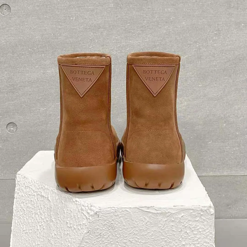 Bottega Veneta Snap Ankle Boot Realised in Shearling Calfskin for Unisex Bottega Veneta Snap Ankle Boot Realised in Shearling Calfskin for Unisex