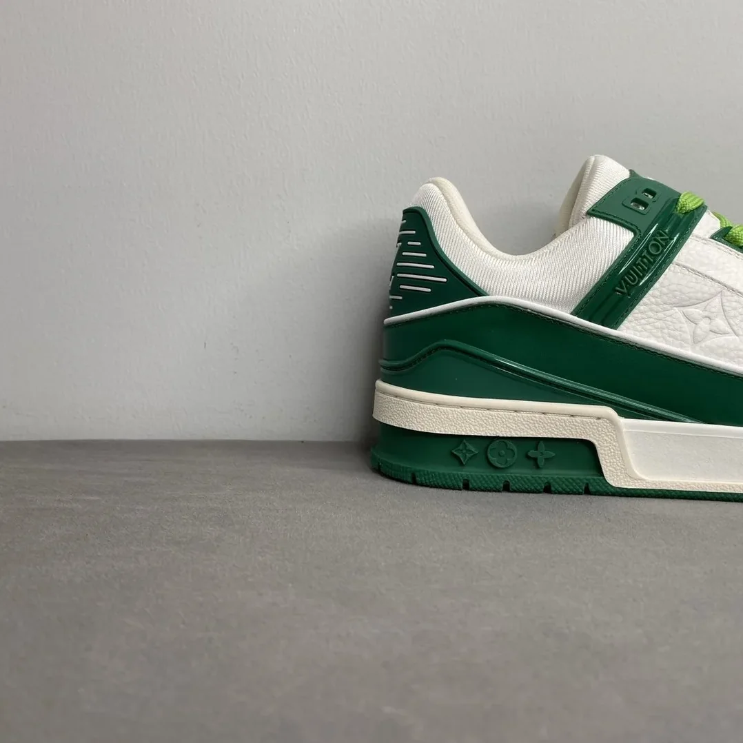 Louis Vuitton Trainer Sneaker Mix Of Materials White/Green Virgil Abloh LV 1A9VNK Louis Vuitton Trainer Sneaker Mix Of Materials White/Green Virgil Abloh LV 1A9VNK