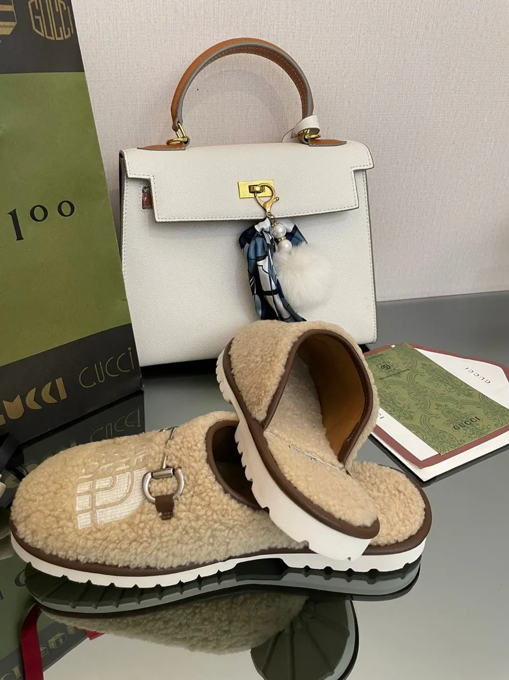 Gucci x The North Face Slippers Beige DEB70 Gucci x The North Face Slippers Beige DEB70