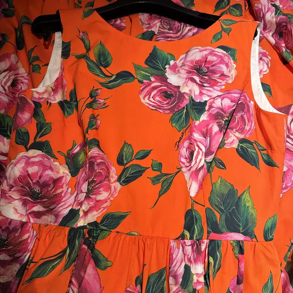 Dolce Gabbana D&G Cotton Calf-length Babydoll Dress with Rose Print for Women Dolce Gabbana D&G Cotton Calf-length Babydoll Dress with Rose Print for Women