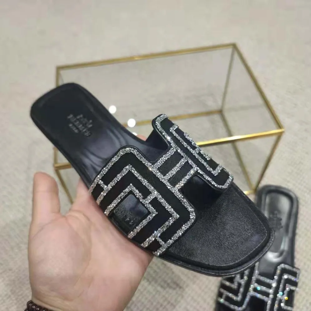 Hermes Oran Sandal in Suede Goatskin for Women in Black
