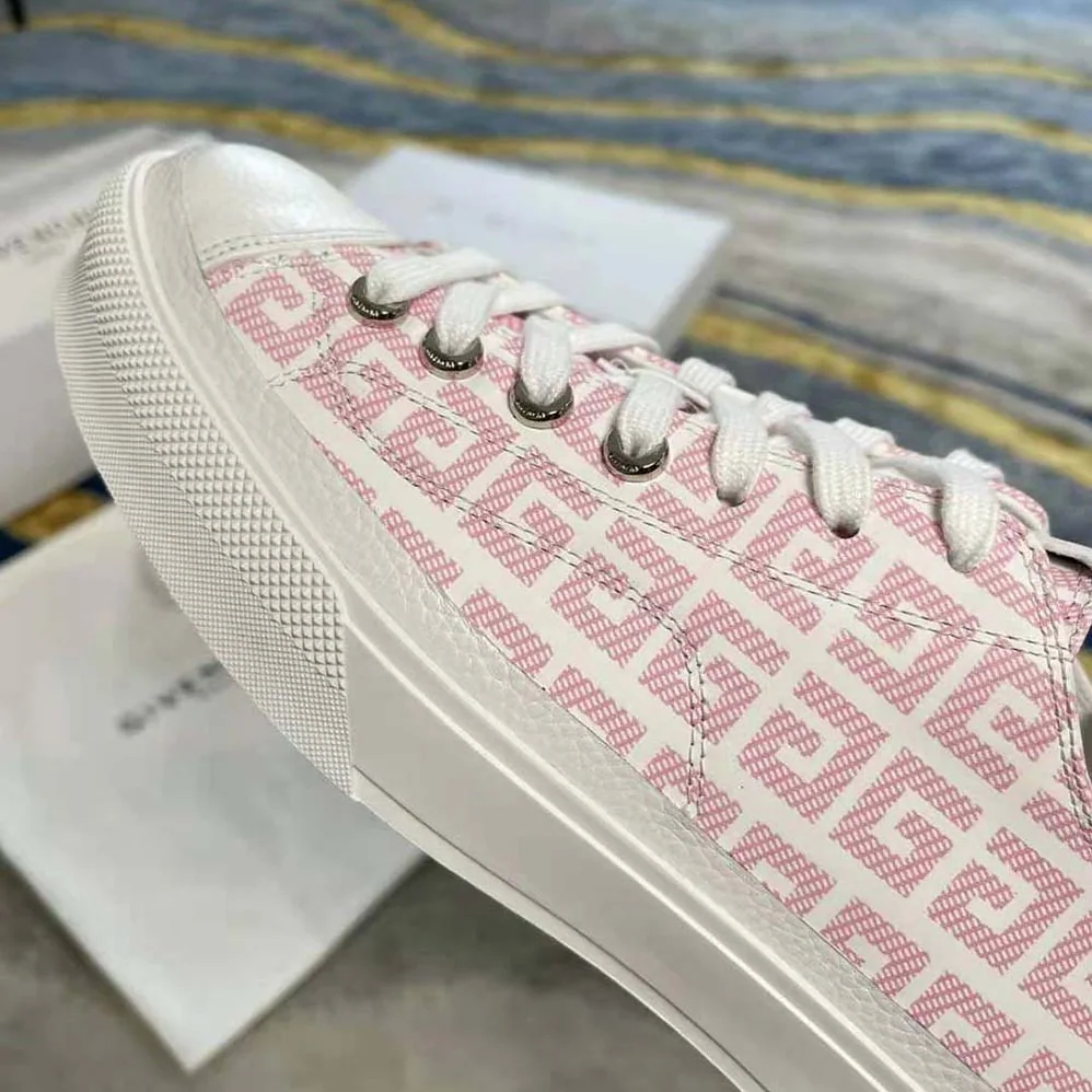 Givenchy Sneakers City in 4G Jacquard for Women in Pink Givenchy Sneakers City in 4G Jacquard for Women in Pink