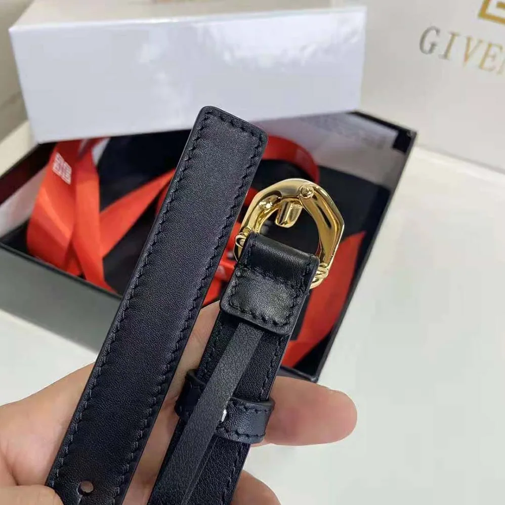 Givenchy G Chain Buckle Thin Reversible Belt in Smooth Leather for Women in Gold
