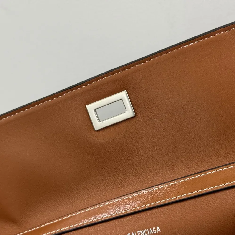 Balenciaga Rodeo Handbag Medium in Tan Cowboy Vegetable Tanned Lambskin Aged for Women in silver Hardware