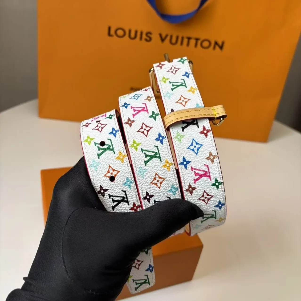 Louis Vuitton LV x TM LV D in Ring Belt Blanc Louis Vuitton LV x TM LV D in Ring Belt Blanc