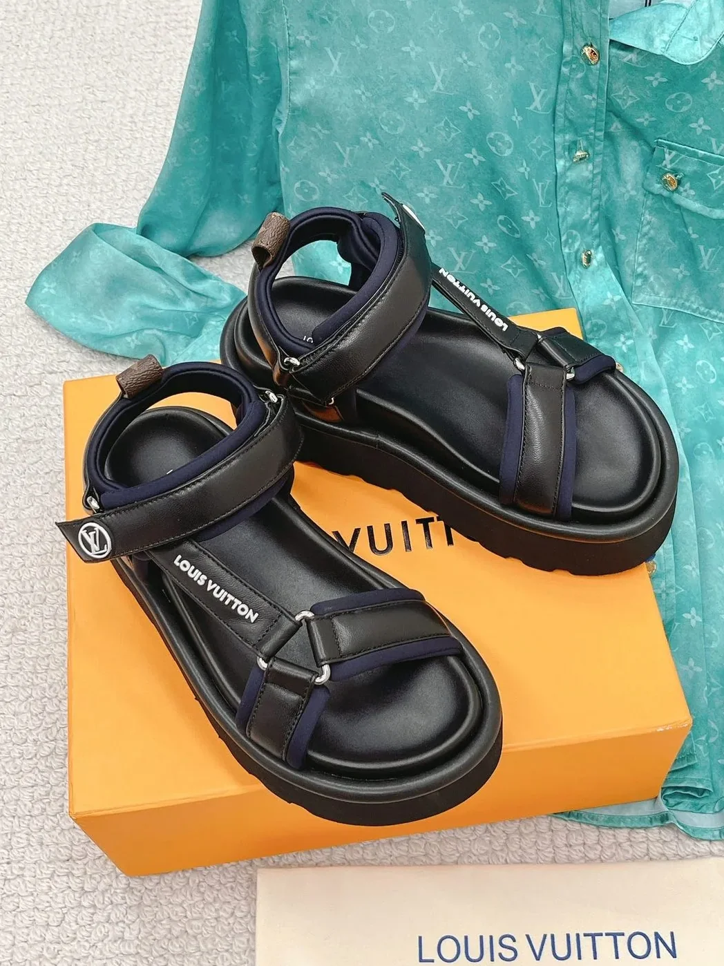 Louis Vuitton Pool Pillow Flatform Comfort Sandal Black LV 1AABR3