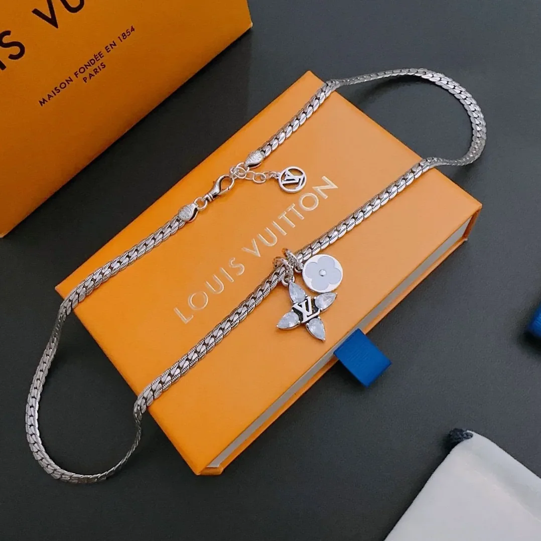 Louis Vuitton Necklace Silver Louis Vuitton Necklace Silver