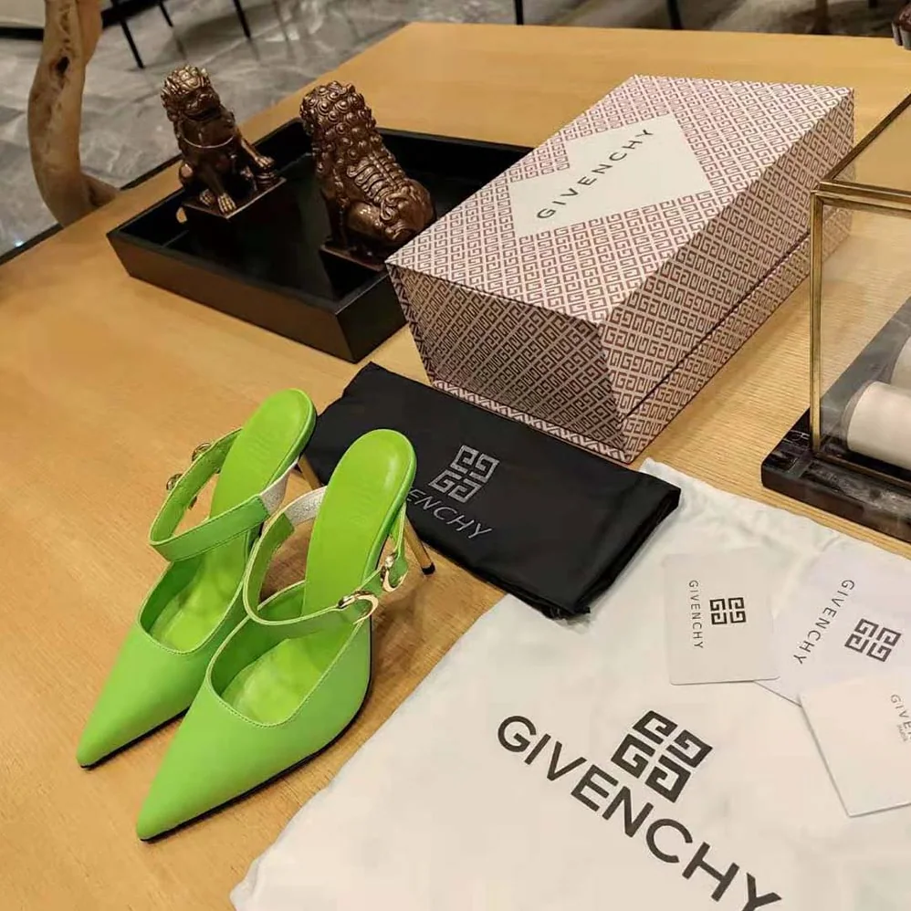 Givenchy Voyou Slingbacks in Leather for Women in Green