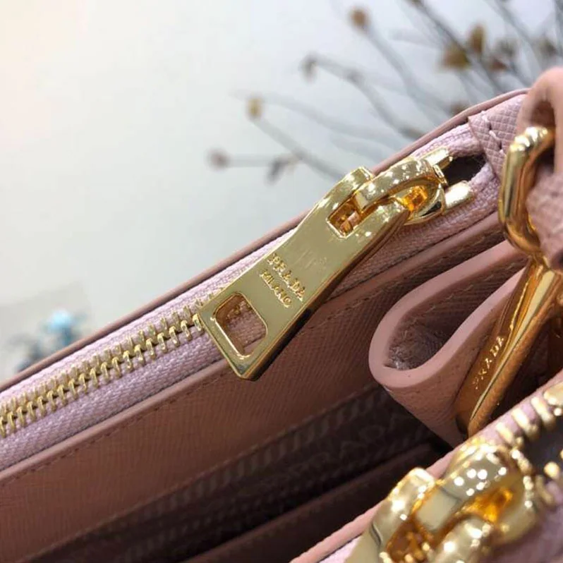 Prada Prada Galleria Bag in Saffiano Leather for Women in Pink