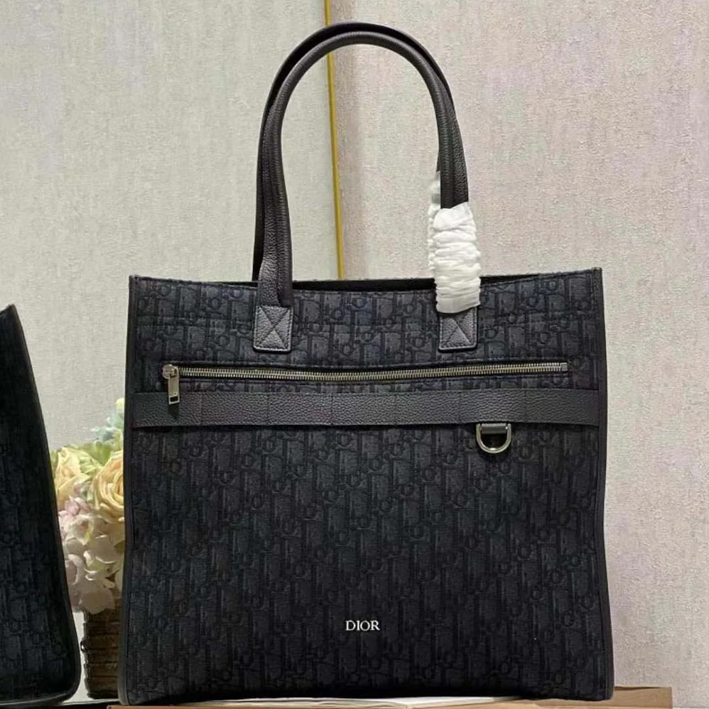Dior Safari Tote Bag Black Dior Oblique Jacquard and Grained Calfskin for Men Dior Safari Tote Bag Black Dior Oblique Jacquard and Grained Calfskin for Men