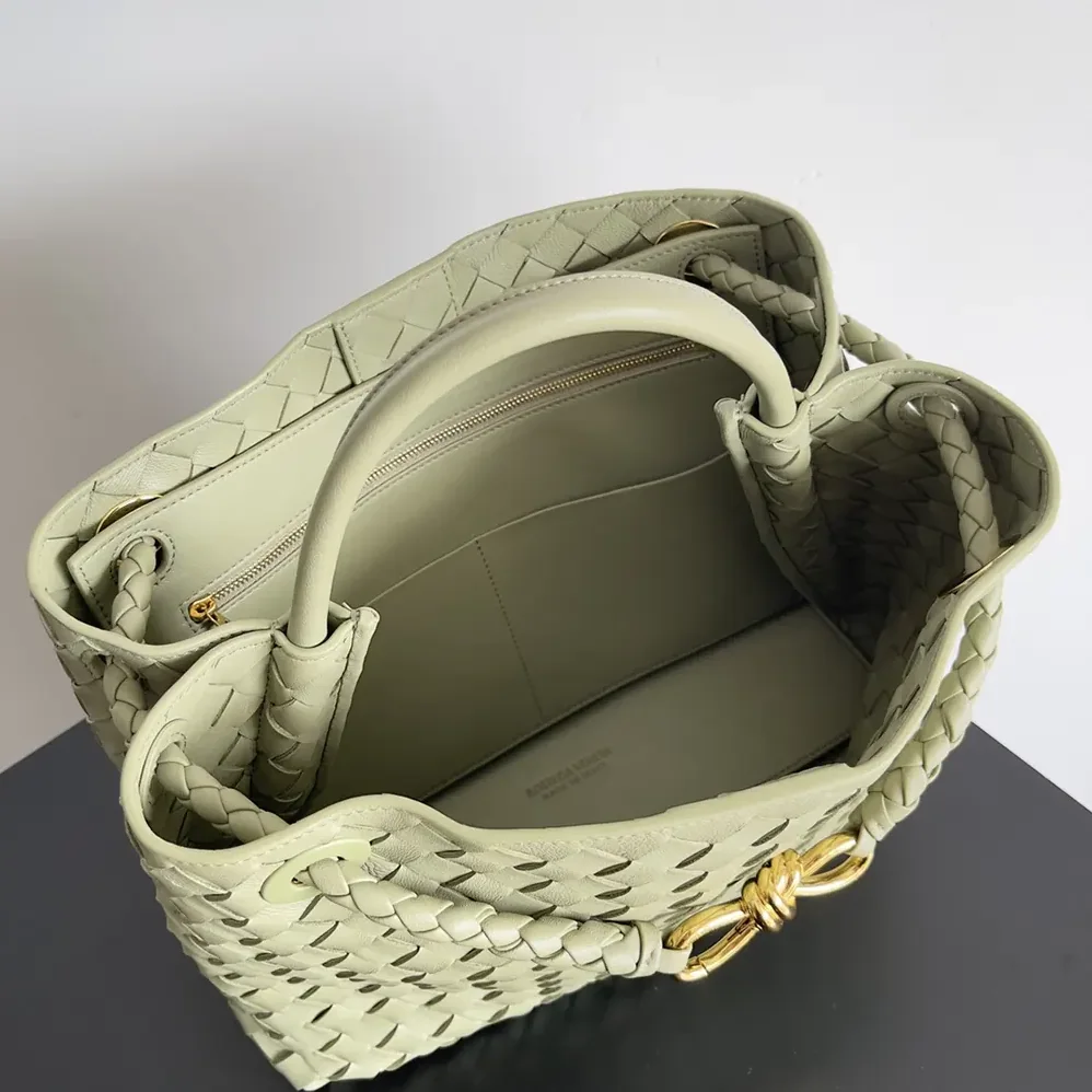 Bottega Veneta Medium Andiamo in Supple Intrecciato Leather for Women in Travertine