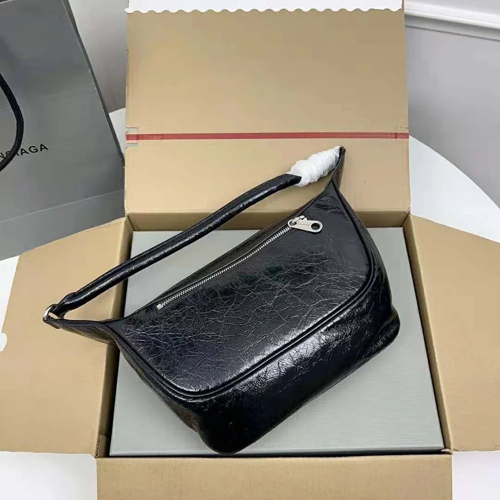 Balenciaga Raver Medium Bag With Handle in Black for Women Balenciaga Raver Medium Bag With Handle in Black for Women