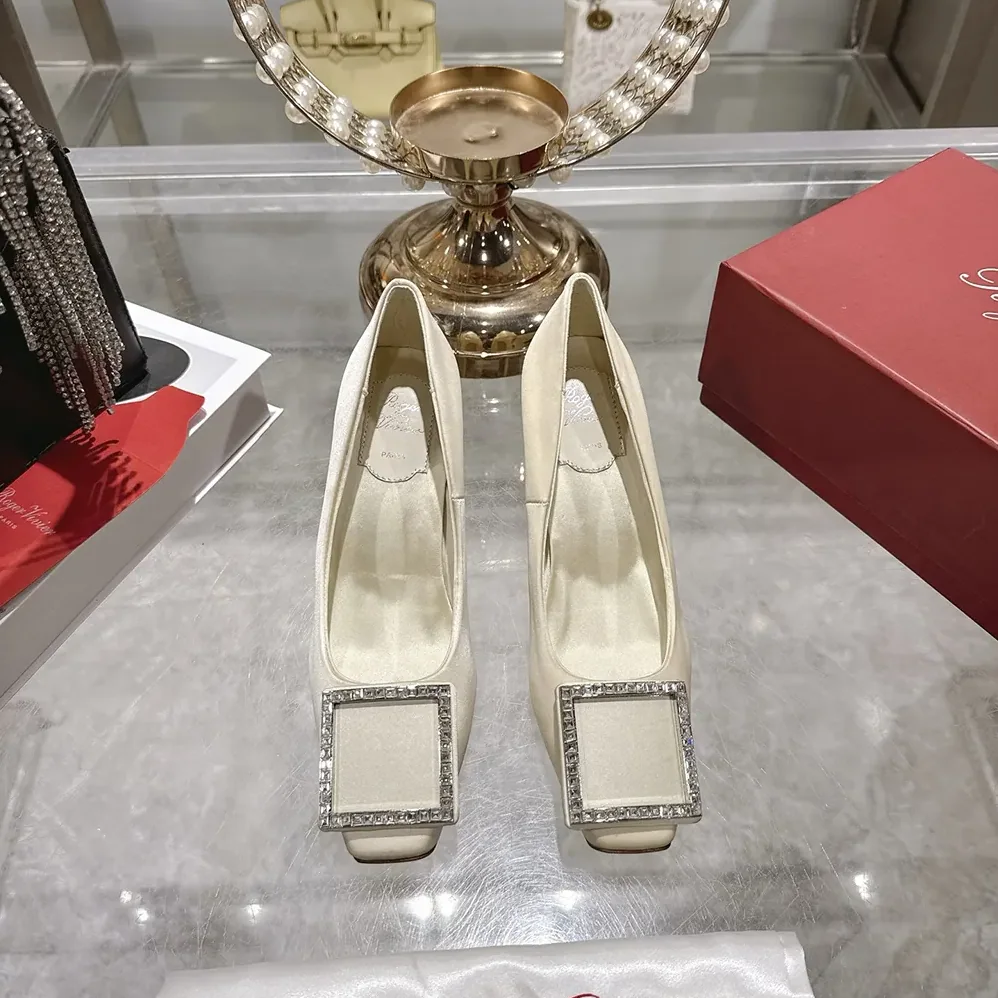 Roger Vivier Trompette Pumps in Satin for Women in White Roger Vivier Trompette Pumps in Satin for Women in White