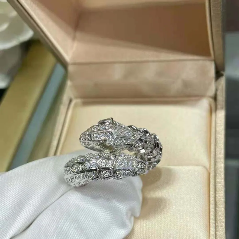 Bvlgari Serpenti 18 kt White Gold Ring Set for Women in Green Bvlgari Serpenti 18 kt White Gold Ring Set for Women in Green