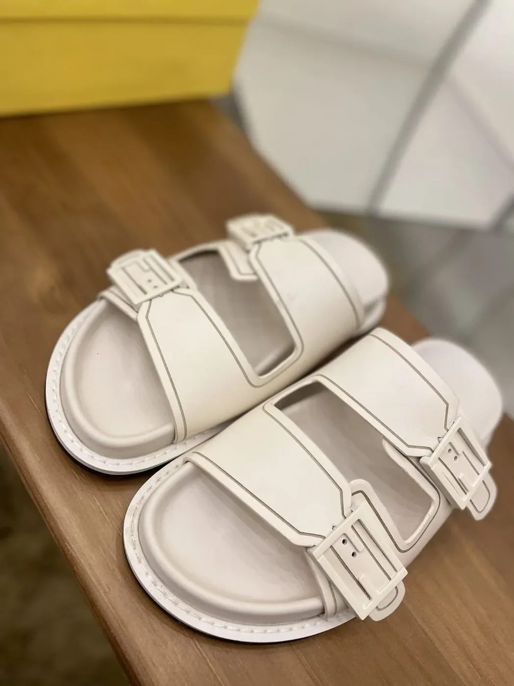 Fendi Feel Slides White