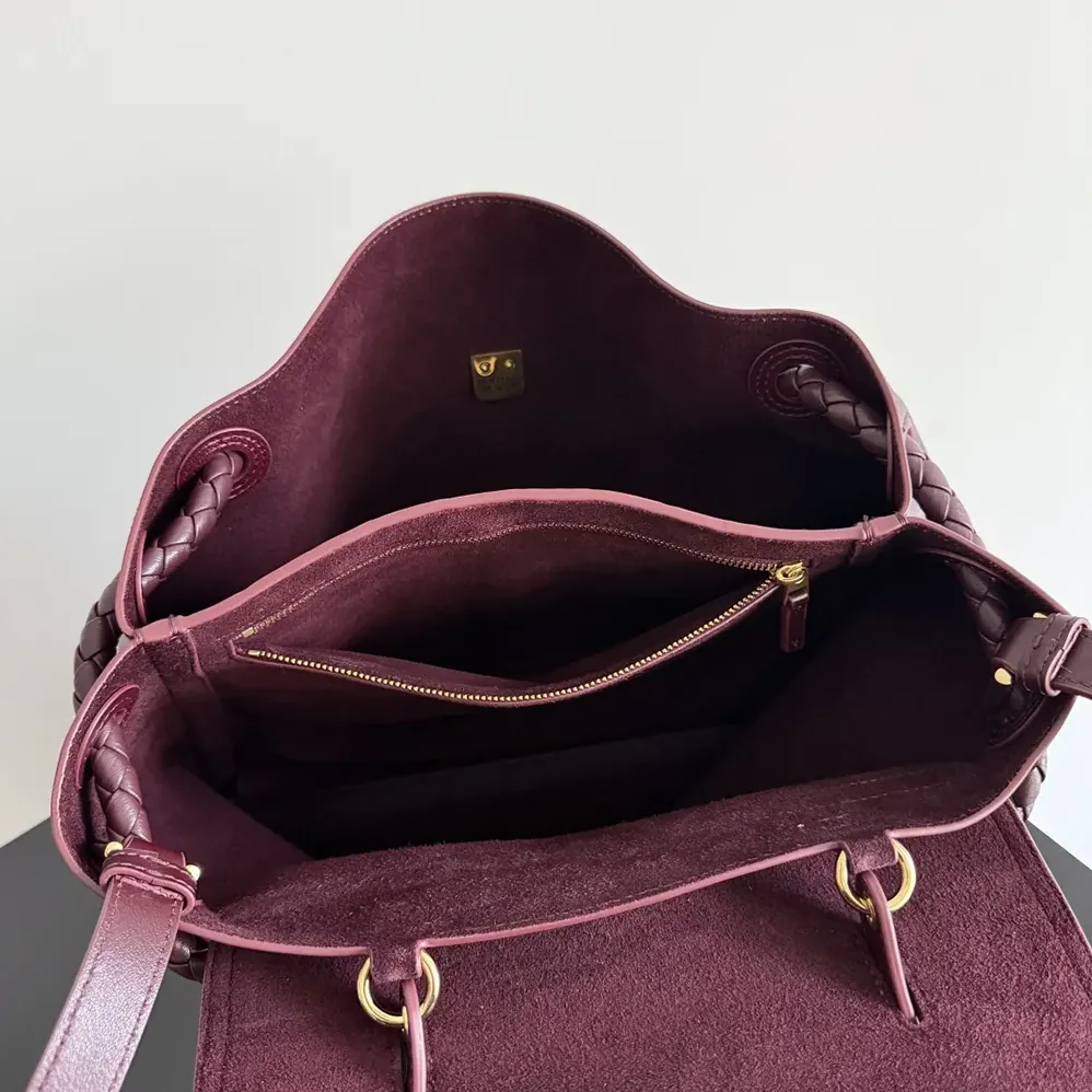 Bottega Veneta Medium Campana for Women in Barolo Bottega Veneta Medium Campana for Women in Barolo