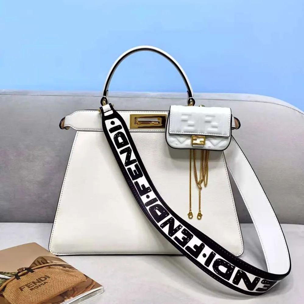Fendi Peekaboo Iseeu Medium Leather Bag for Women in White Fendi Peekaboo Iseeu Medium Leather Bag for Women in White