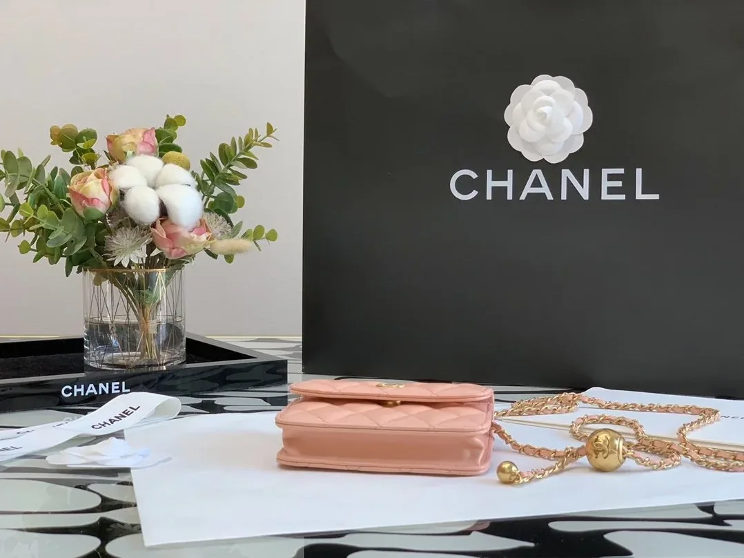 Chanel CO-CO Wallet On Chain in Gold Hardware Pink Chanel CO-CO Wallet On Chain in Gold Hardware Pink