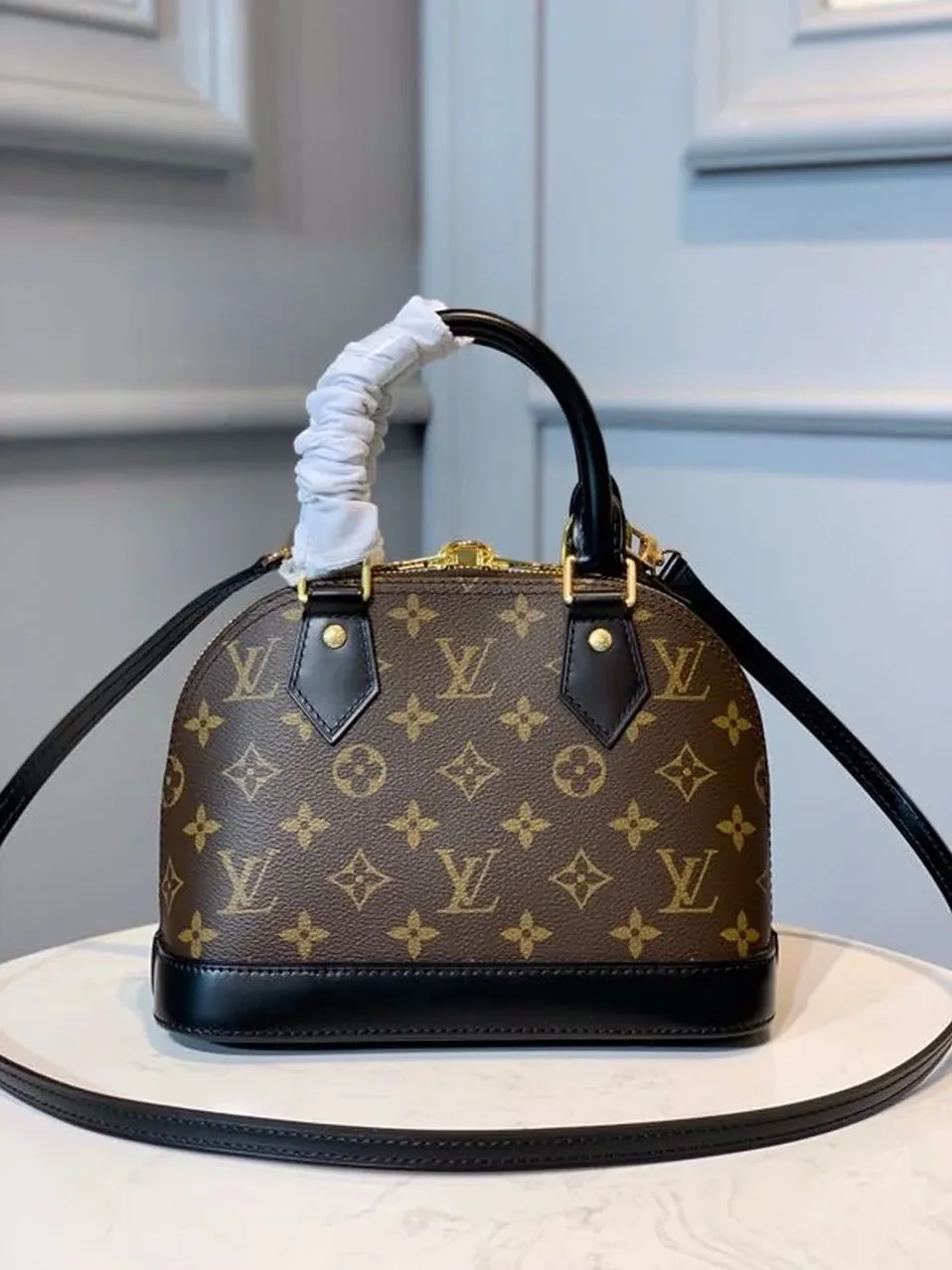 Louis Vuitton Alma BB Top Handle Bag / Brown Monogram Canvas Gold Hardware Louis Vuitton Alma BB Top Handle Bag / Brown Monogram Canvas Gold Hardware