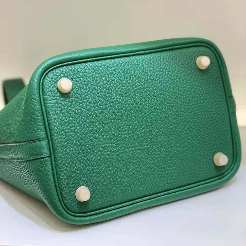 Hermes Picotin Lock 18cm in Clémence leather for Women in Green Hermes Picotin Lock 18cm in Clémence leather for Women in Green
