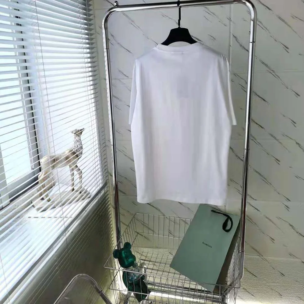 Balenciaga Simpsons Tm and 20th Television T for Men in shirt Oversized in White Balenciaga Simpsons Tm and 20th Television T for Men in shirt Oversized in White