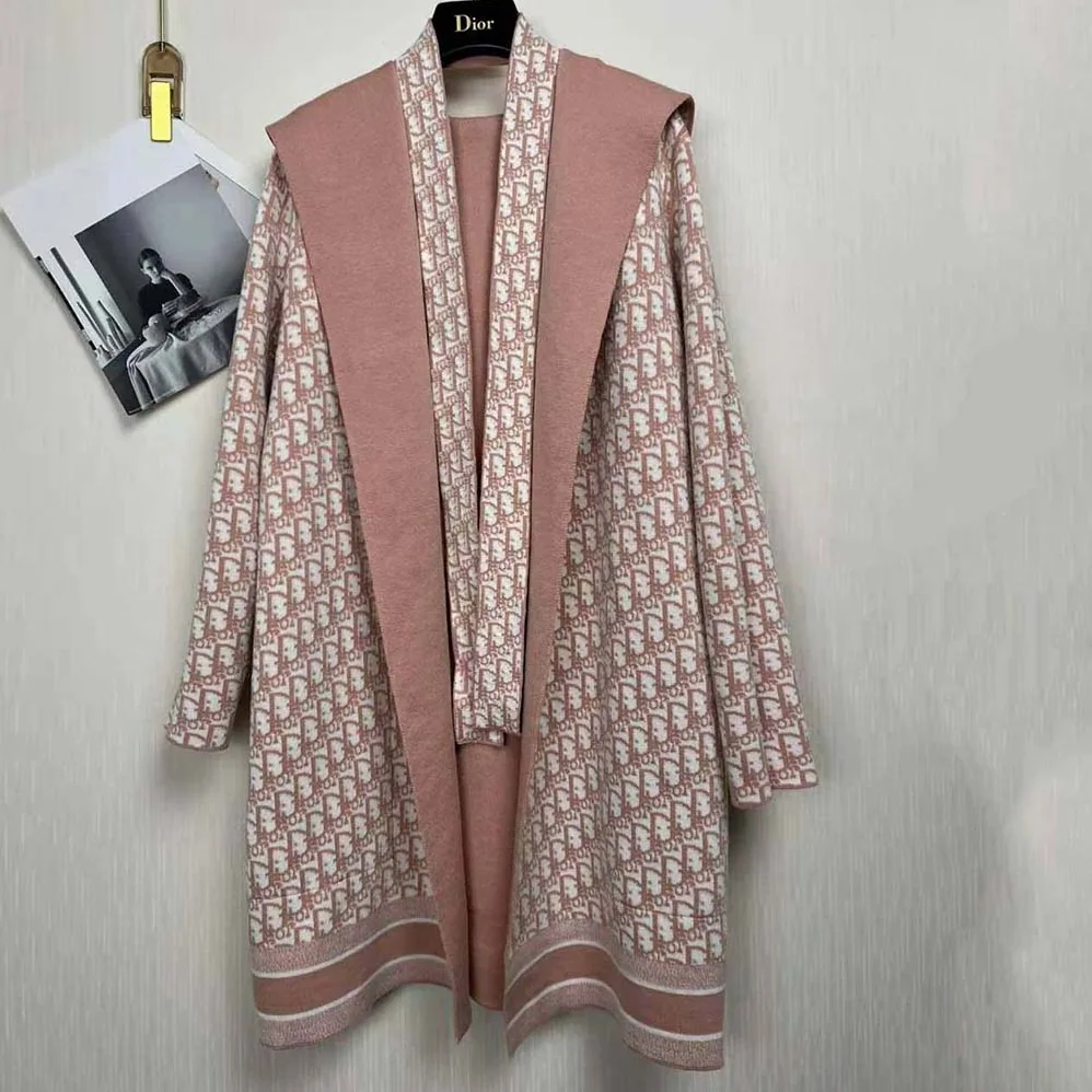 Dior Cropped Coat with Hood and Belt Rose Des Vents Double for Women in Sided Wool Dior Cropped Coat with Hood and Belt Rose Des Vents Double for Women in Sided Wool