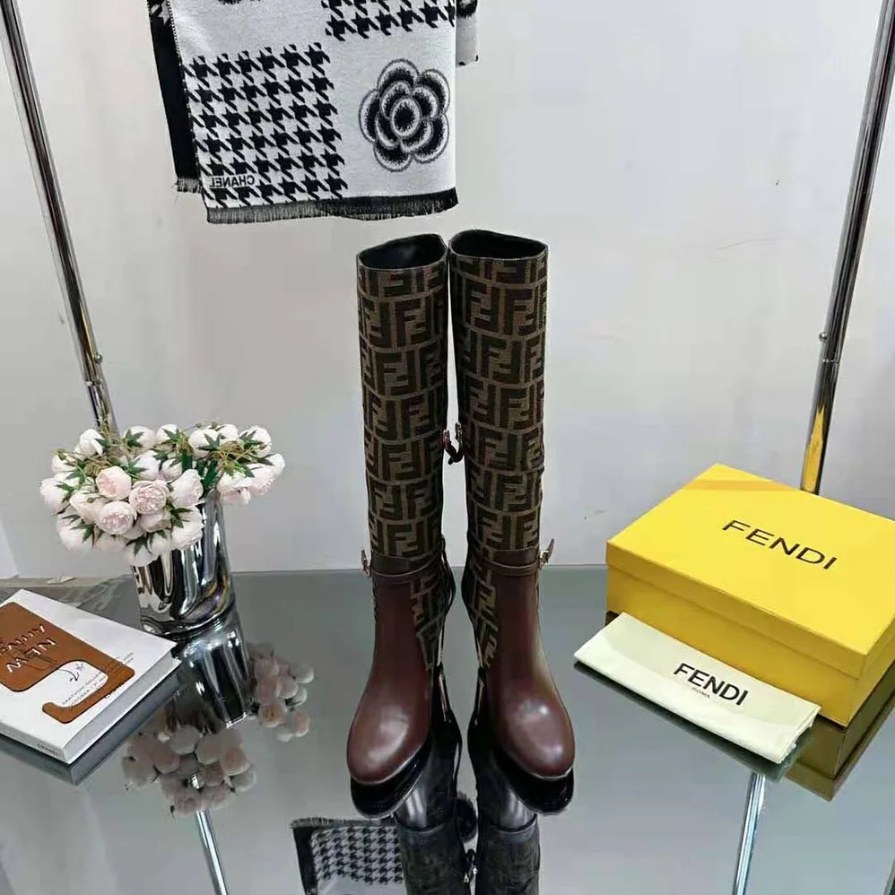 Fendi Delfina Brown Leather High for Women in heeled Boots