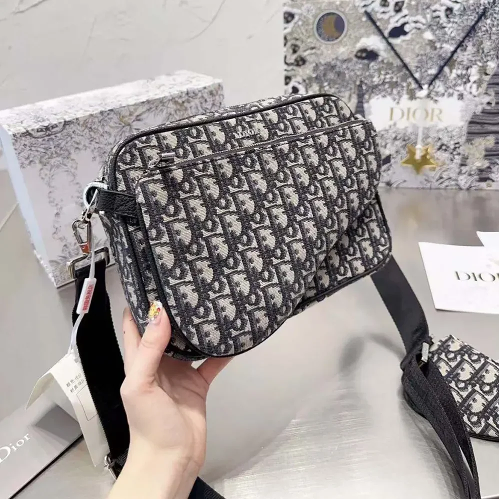 Dior Saddle Triple Pouch Beige and Black Dior Oblique Jacquard for Men Dior Saddle Triple Pouch Beige and Black Dior Oblique Jacquard for Men
