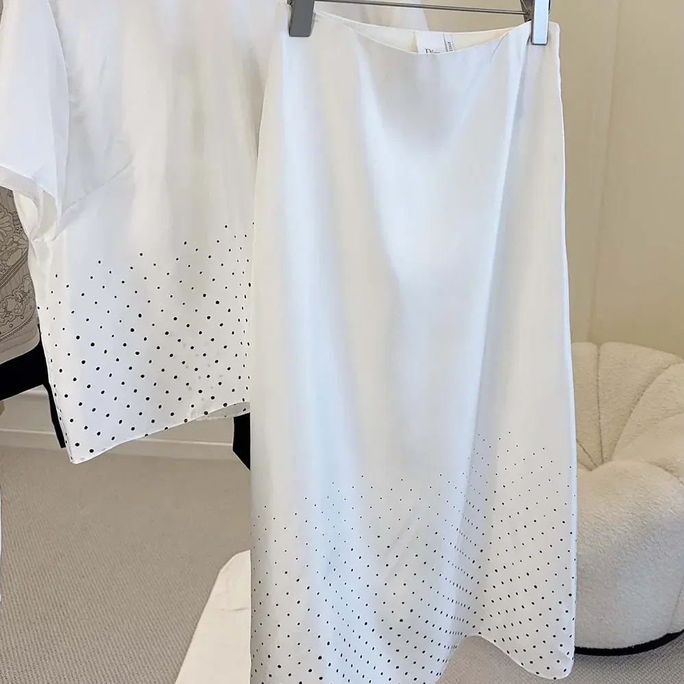 Dior Mid-Length Flared Skirt White Silk Twill with Black PolkaDior Motif for Women Dior Mid-Length Flared Skirt White Silk Twill with Black PolkaDior Motif for Women