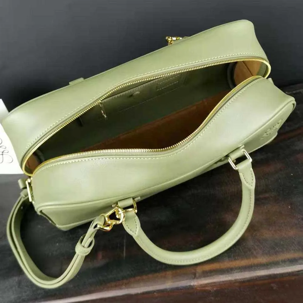 Loewe Amazona 28 Bag in Nappa Calfskin for Women in Green