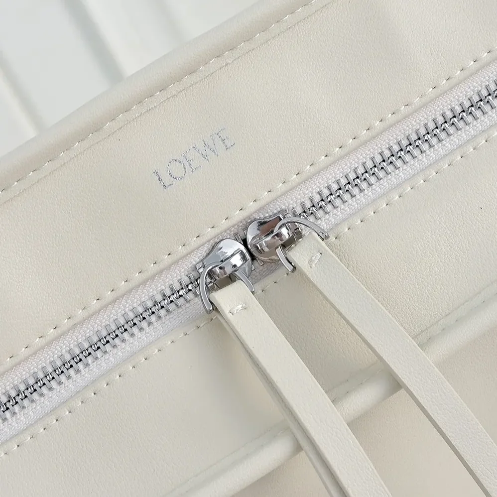 Loewe Large Amazona 180 Bag in Soft Calfskin for Women in White Loewe Large Amazona 180 Bag in Soft Calfskin for Women in White