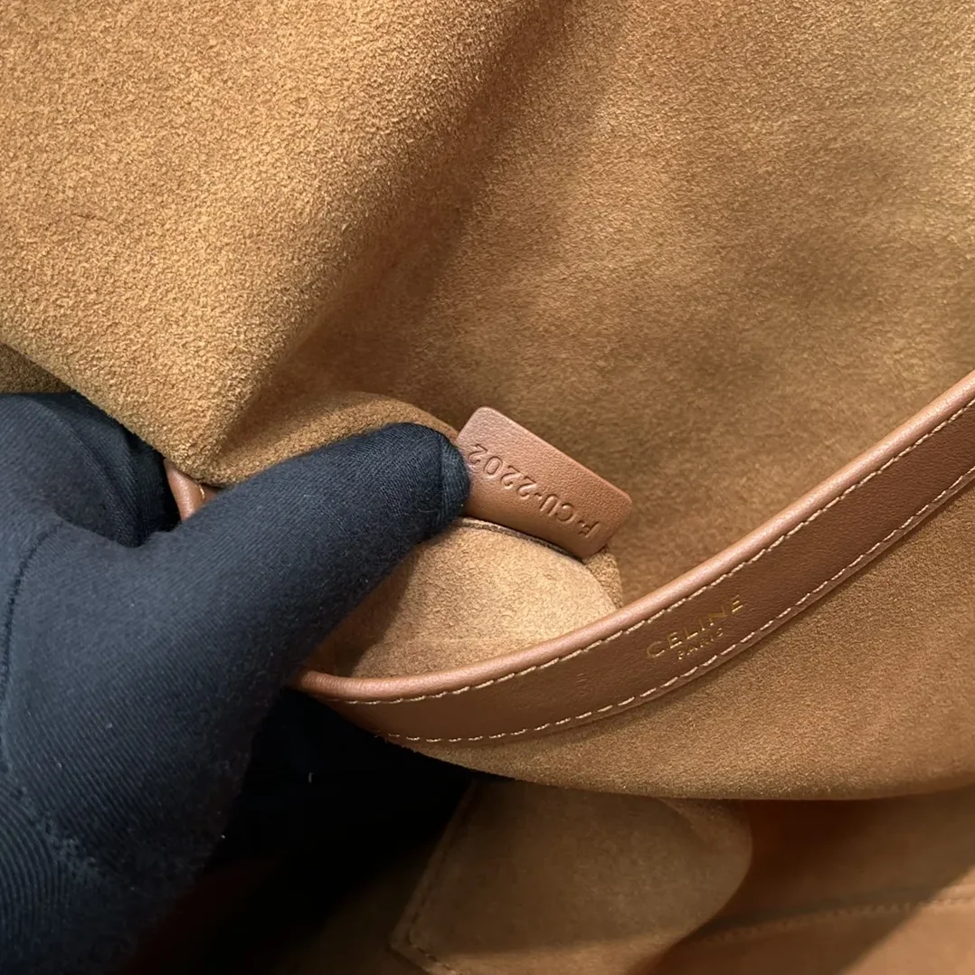 Celine Cabas Drawstring Cuir Triomphe Tan / .04LU Celine Cabas Drawstring Cuir Triomphe Tan / .04LU