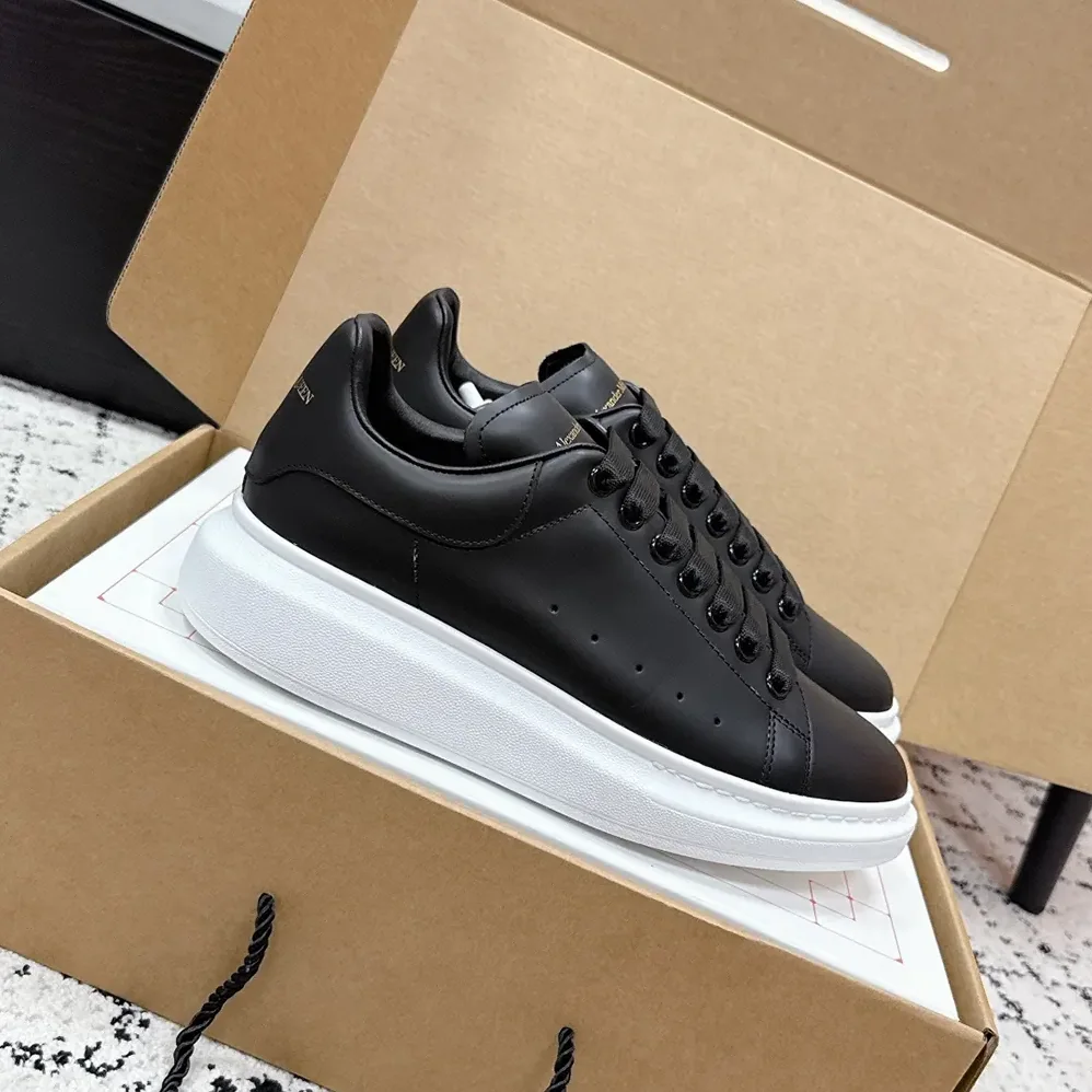 Alexander Mcqueen Oversized Sneaker Black Smooth Calf Leather Lace for Unisex in Up Sneaker