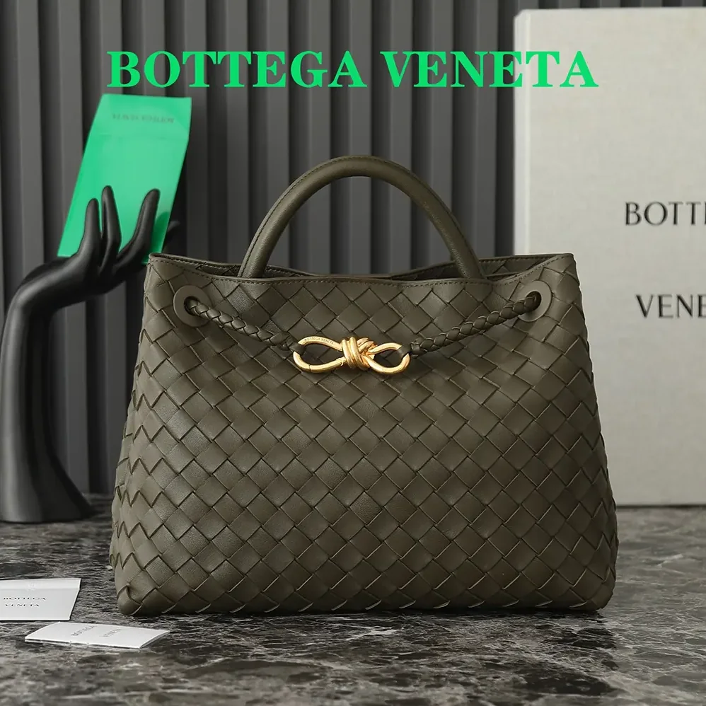 Bottega Veneta Medium Andiamo in Supple Intrecciato Leather for Women in Dark Green Bottega Veneta Medium Andiamo in Supple Intrecciato Leather for Women in Dark Green