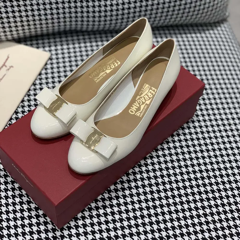 Salvatore Ferragamo Vara Pump for Women in White