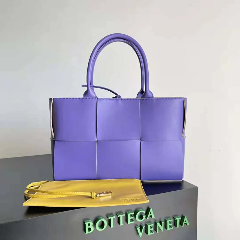Bottega Veneta Mini Arco Tote Bag with Detachable Strap for Women in Purple Bottega Veneta Mini Arco Tote Bag with Detachable Strap for Women in Purple