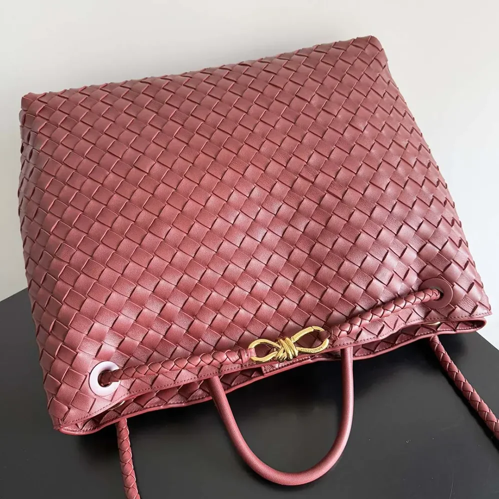 Bottega Veneta Large Andiamo in Lambskin Leather for Women in Dark Red