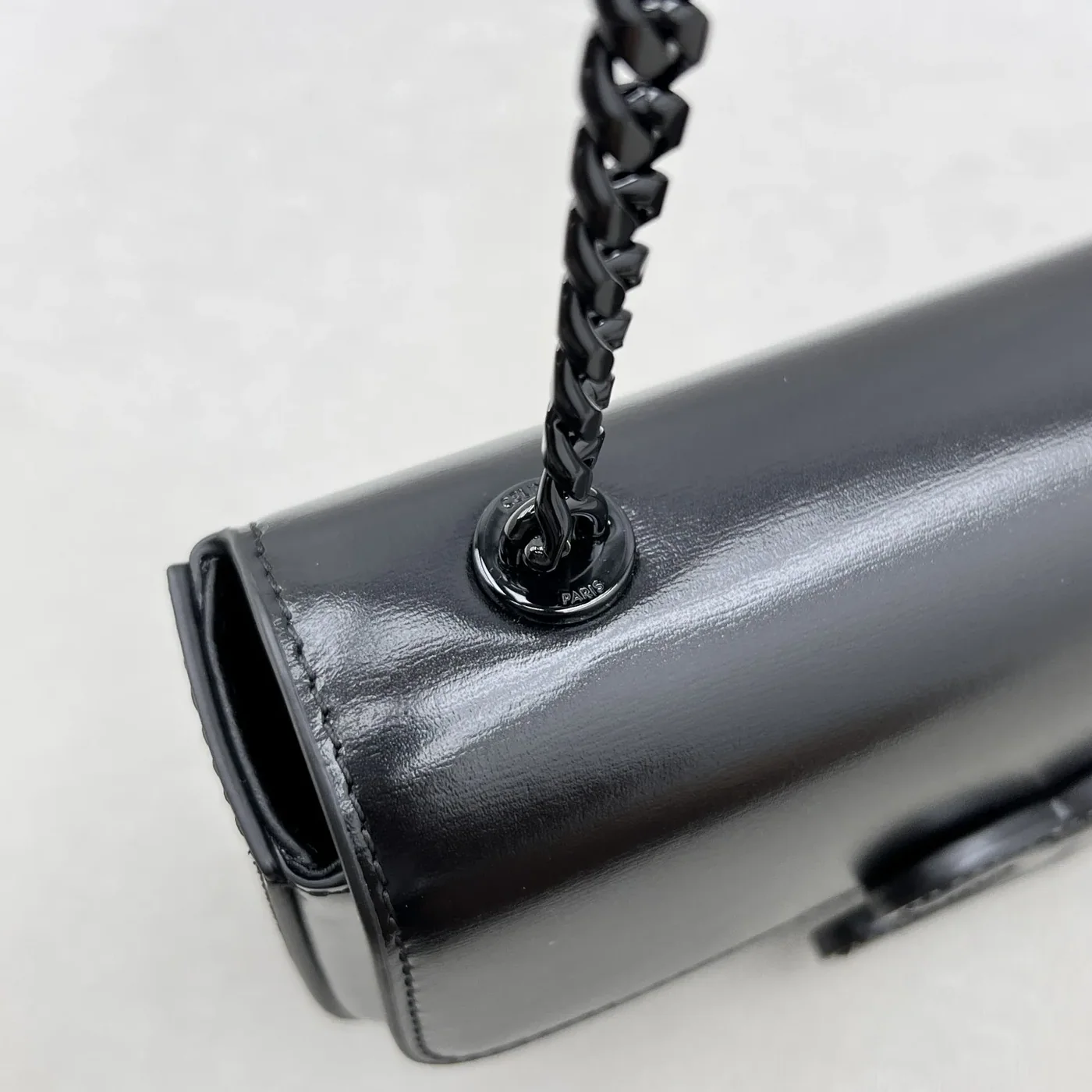 Chain Shoulder Bag Triomphe In Shiny Black / .38NO Chain Shoulder Bag Triomphe In Shiny Black / .38NO