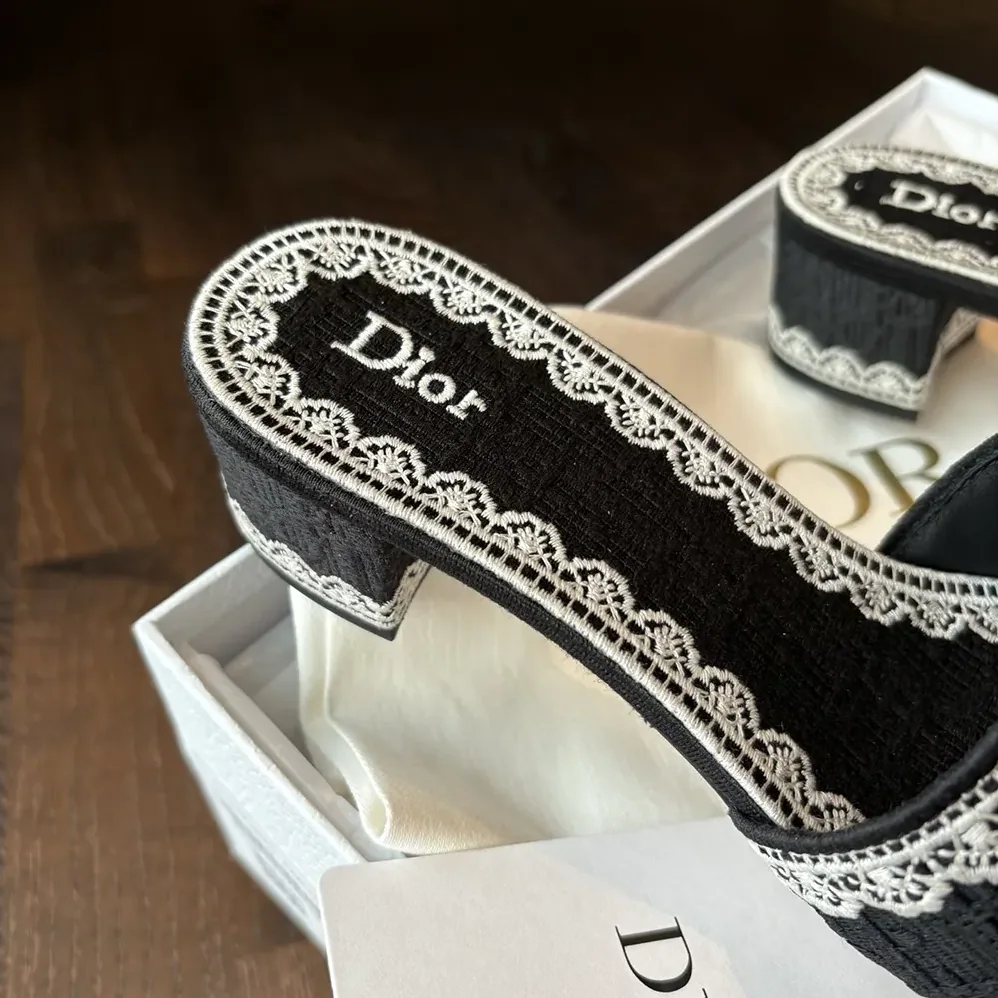 Dior Dentelle Heeled Slide Navy Blue Dior Oblique Embroidered Cotton and White Lace for Women Dior Dentelle Heeled Slide Navy Blue Dior Oblique Embroidered Cotton and White Lace for Women